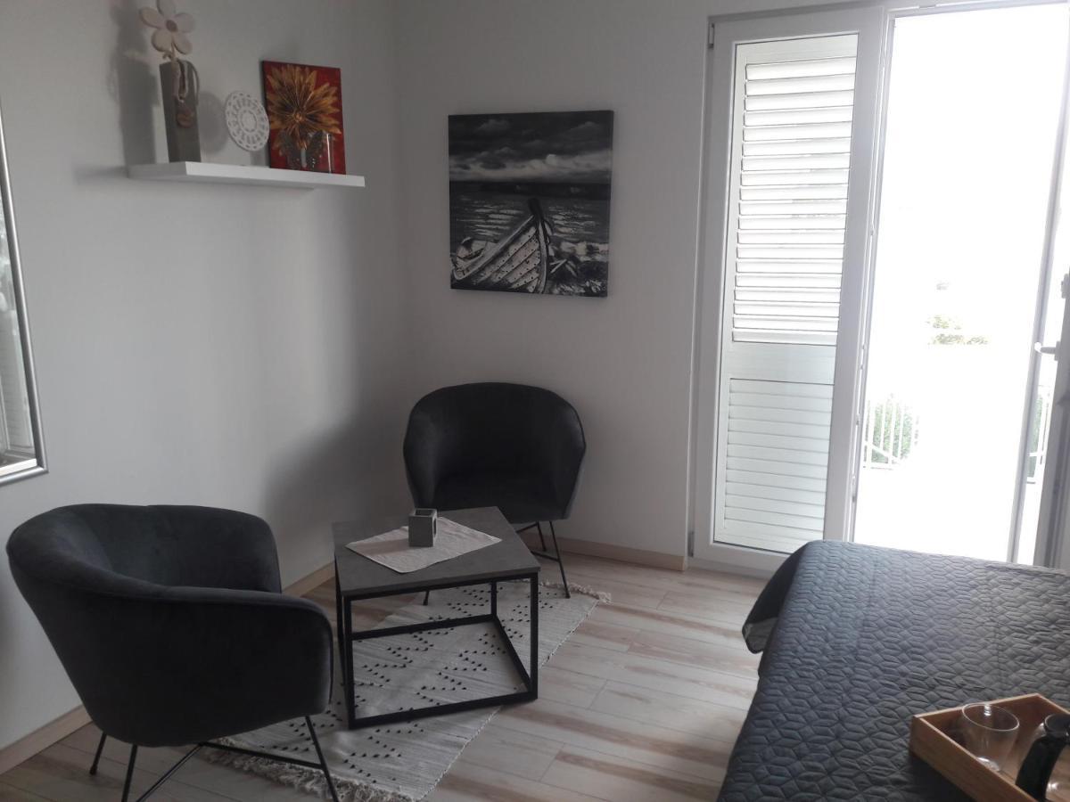Apartment Tea Примоштен Екстер'єр фото