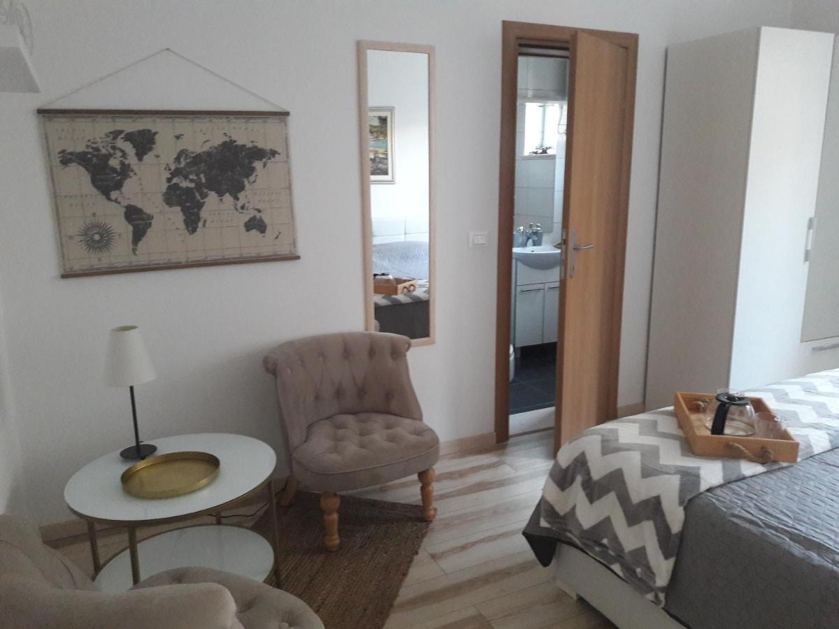 Apartment Tea Примоштен Екстер'єр фото