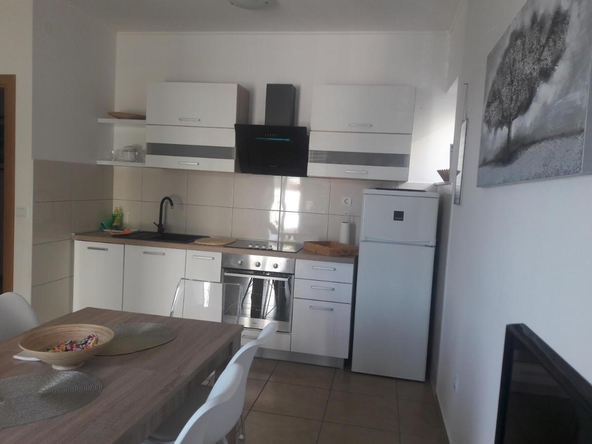 Apartment Tea Примоштен Екстер'єр фото