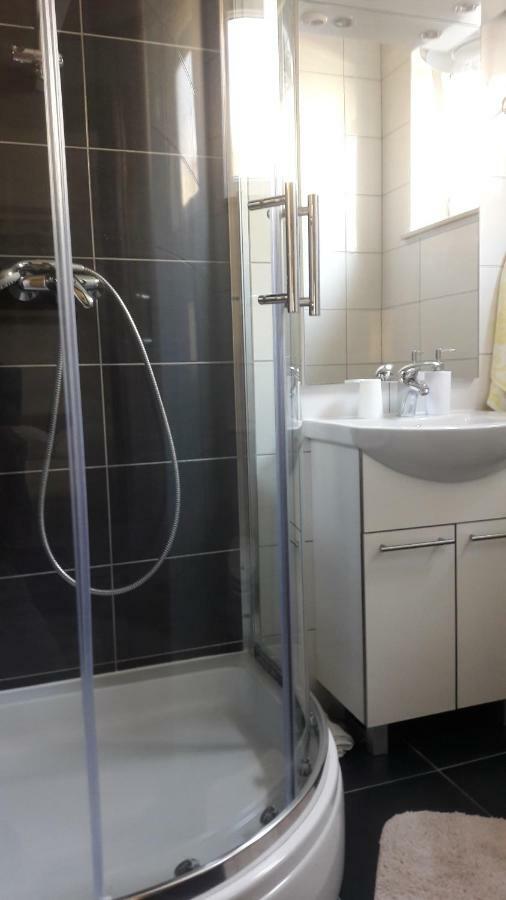 Apartment Tea Примоштен Екстер'єр фото